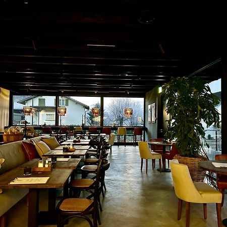 Giessen Hotel & Coffeehouse Vaduz Bagian luar foto