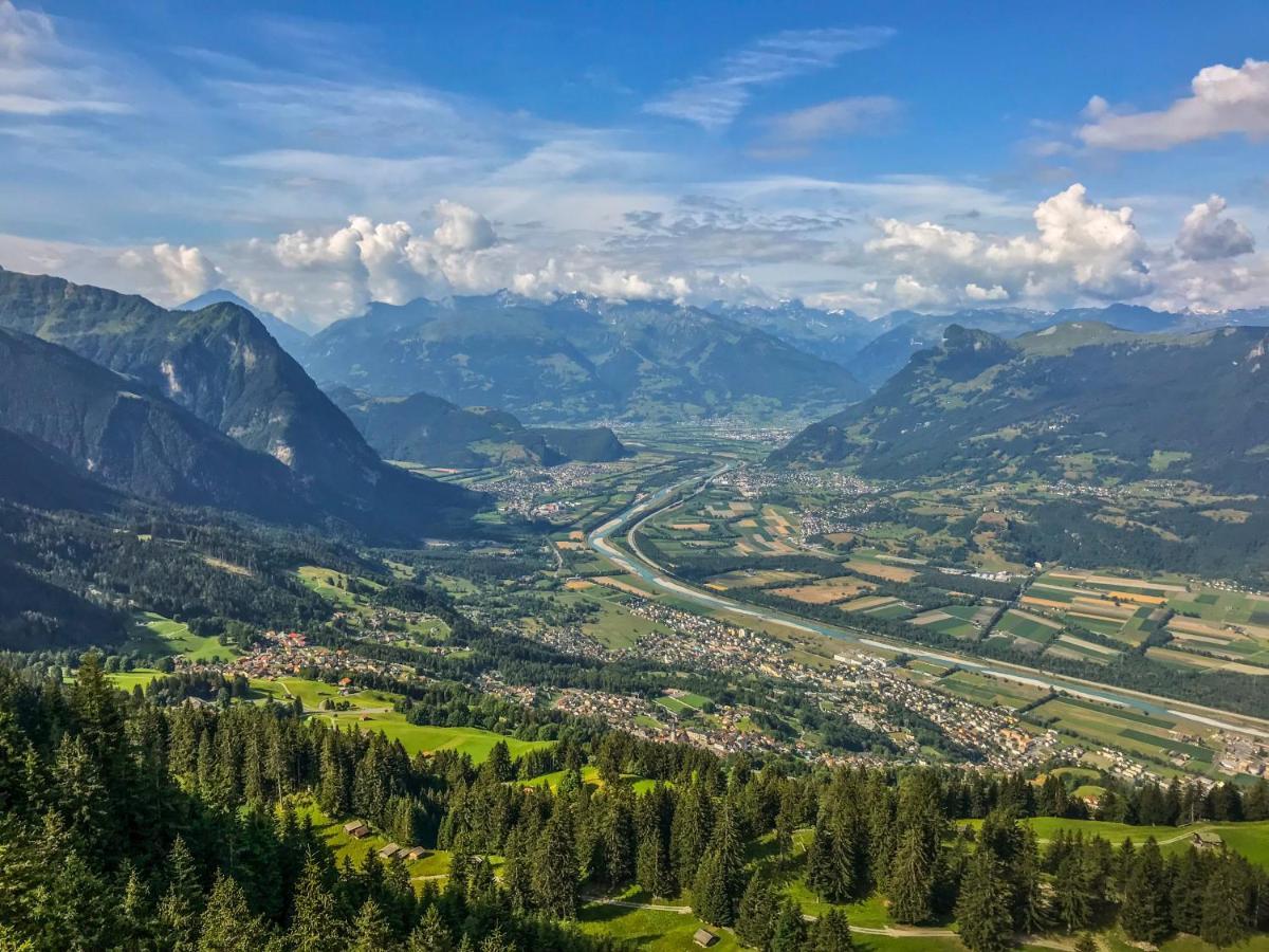 Giessen Hotel & Coffeehouse Vaduz Bagian luar foto
