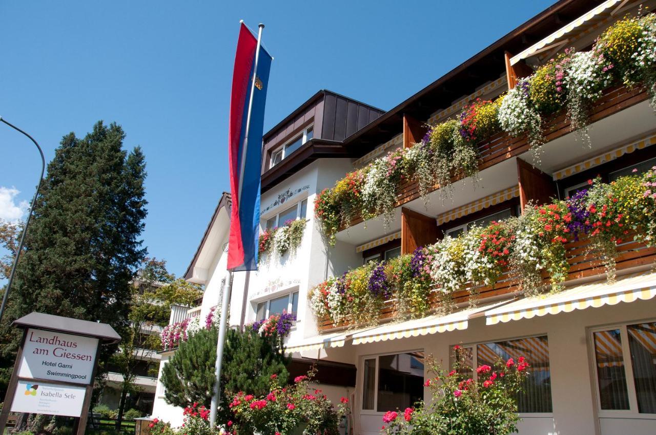Landhaus Am Giessen Hotel Vaduz Bagian luar foto