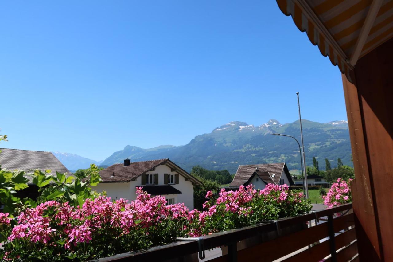 Giessen Hotel & Coffeehouse Vaduz Bagian luar foto