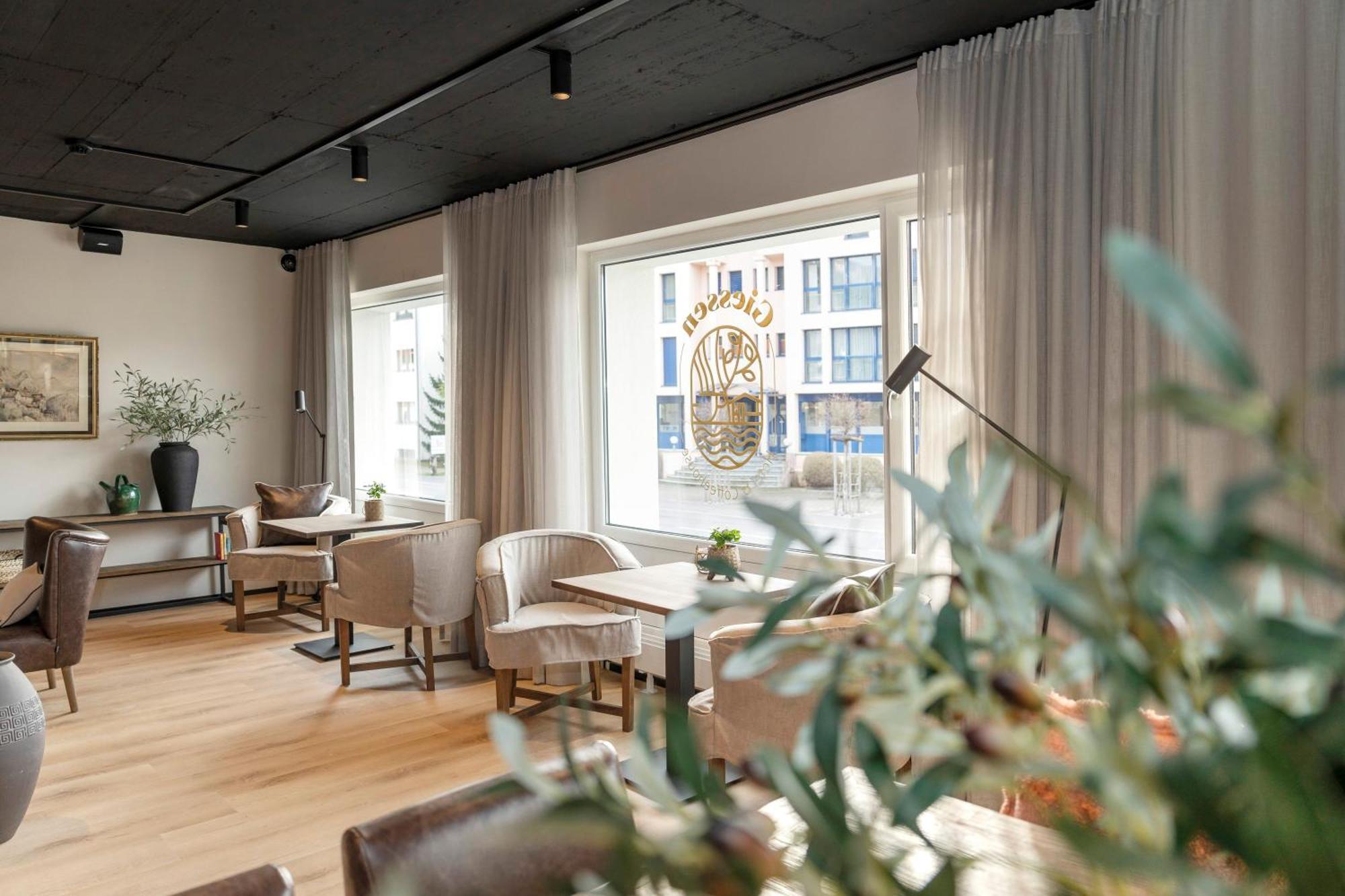 Giessen Hotel & Coffeehouse Vaduz Bagian luar foto